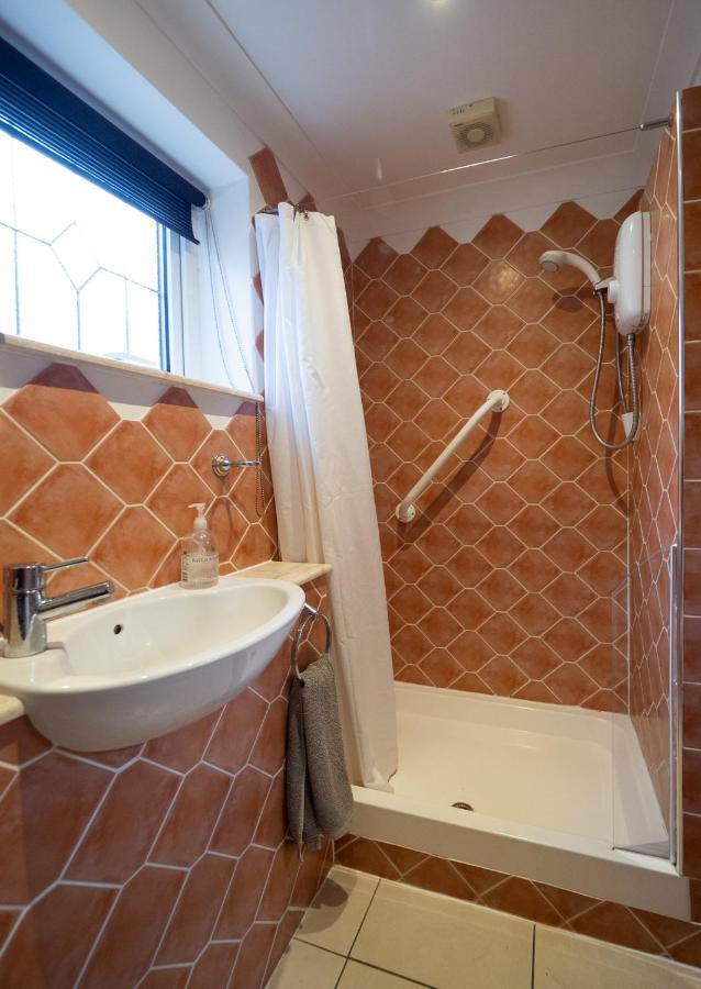 Surlingham Lodge Studio Large Family Cottage Norwich Luaran gambar